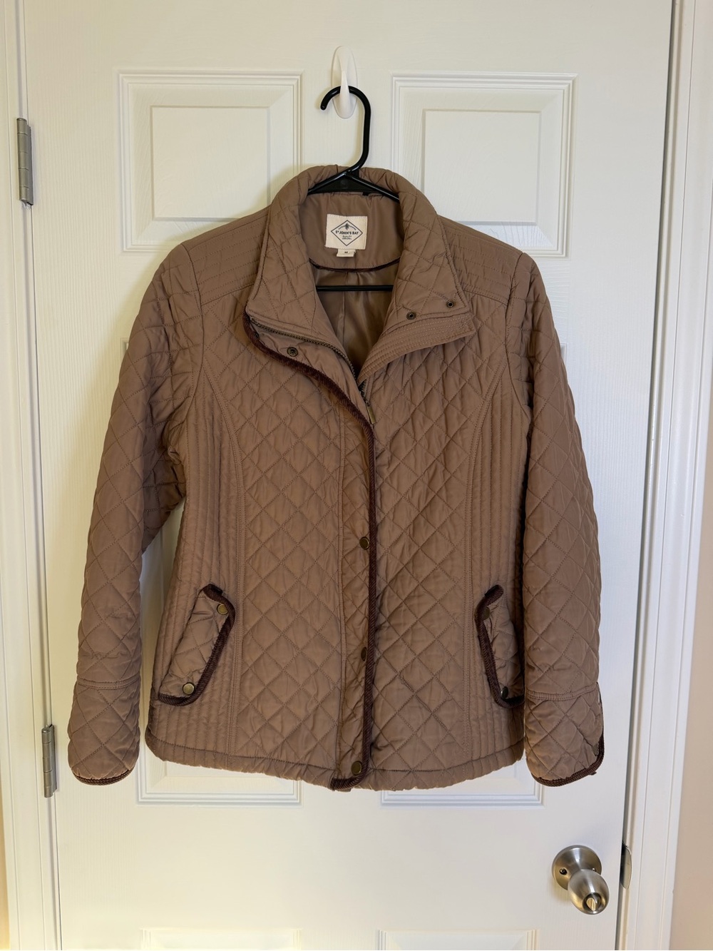 St. John’s Bay Women’s Quilted Barn Jacket Size M Brown Taupe Snap Front Coat